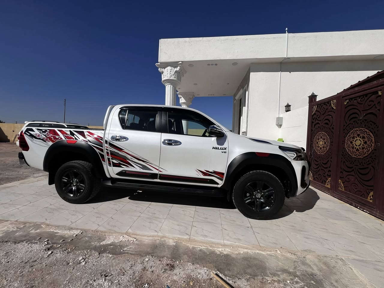 السلام عليكم هايلوكس فوريل TRD 2025  ماشيه 28 الف سياره كفاله ورقم بغداد تحويل مباشر   العنوان ذي قار *********** السعر 4 شدات
