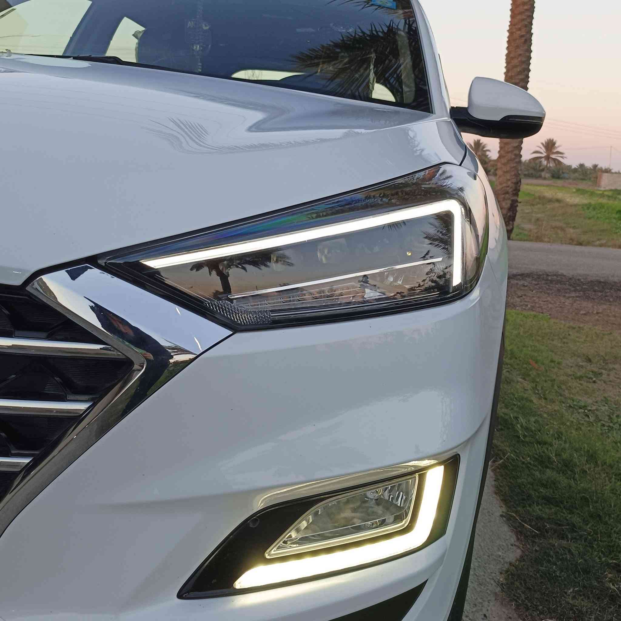 تحية طيبة🌹🌹
للبيع هونداي توسان خليجي شركة الكاصد كوري أصلي موديل 2020
مكفوله كفاله عامه من كلشي شرط نظافه مال زيرو 
ماشيه 62 حقيقي على شرط إذا ترجع 20 ما تنعرف 
سبير منازل فابلون ونايلون الشركة بعده بيها 
استخدام شخص واحد من الزيرو السياره من القطع النادره بانسبة لموديلها  السياره على وضع الشركة قليل بنظافتها 
المواصفات فول 1 ____1 عده البانوراما
تايرات الشركة هسه ذبيتهن وشديت تخم جديد 
رقم بغداد باسمي تحويل مباشر 
العنوان بغداد أبو غريب 📞 ***********
