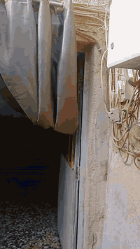 بيت للبيع قطاع 49بي 5غرف نوم وصاله ومطبخ واستقبال وحوش نص صب ونص عگاده عالي عله شارع من جها الخدمي. سعر 170بي مجال بسيط حته يصير نصين رقمي ***********
