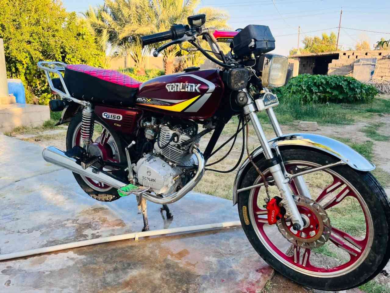 السلام عليكم ماطور🛵 للبيع                                           سولنك سافين ☑️موديل2023 .      محرك 🕢شرط 🛠️كهربائي وضع شركه☑️ ماطور احلى من الصور 📸.  السعر خاص للاستفسار والتواصل 📞معي ***********
