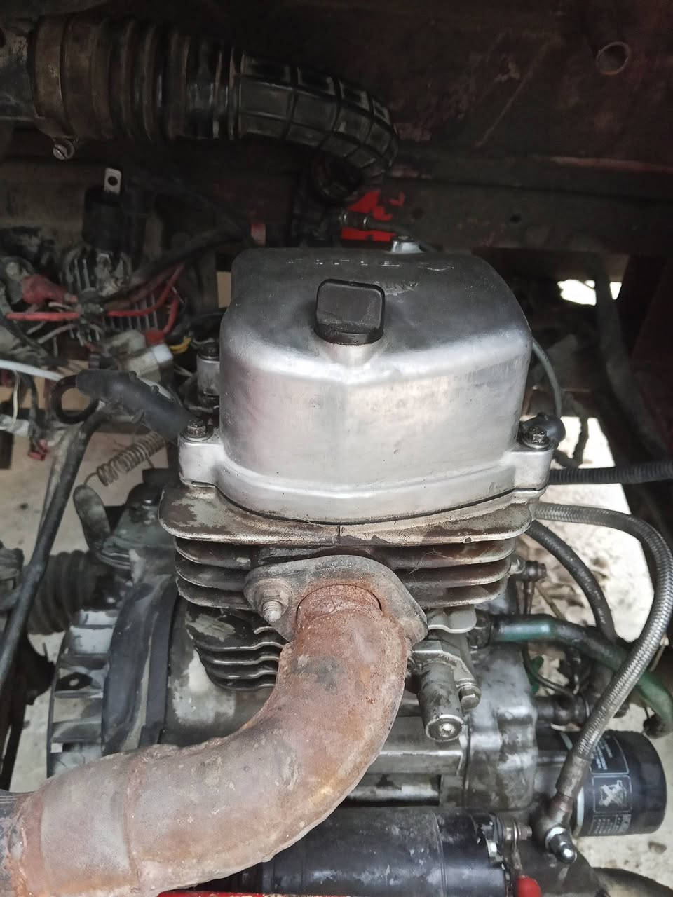 السلام عليكم تكتك بدي زيل شبيه بالباجاج موديلها2018. لكن مكينة باجاج موديل2020 ( الاقباقة مال مكينة موجودات وشديتهن). العنوان بغداد الخطيب اوراق كاملة رايدها1750 وبيها مجال رقم ***********
