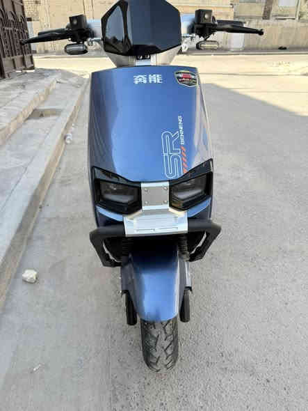 السلام عليكم دراجه شحن 4 سرع الدراجه شوفت عينكم جديده كلش خوذتها وغراضها كامله الدراجه ع إيدي 
السعر 650 
مكاني بياع 
***********
