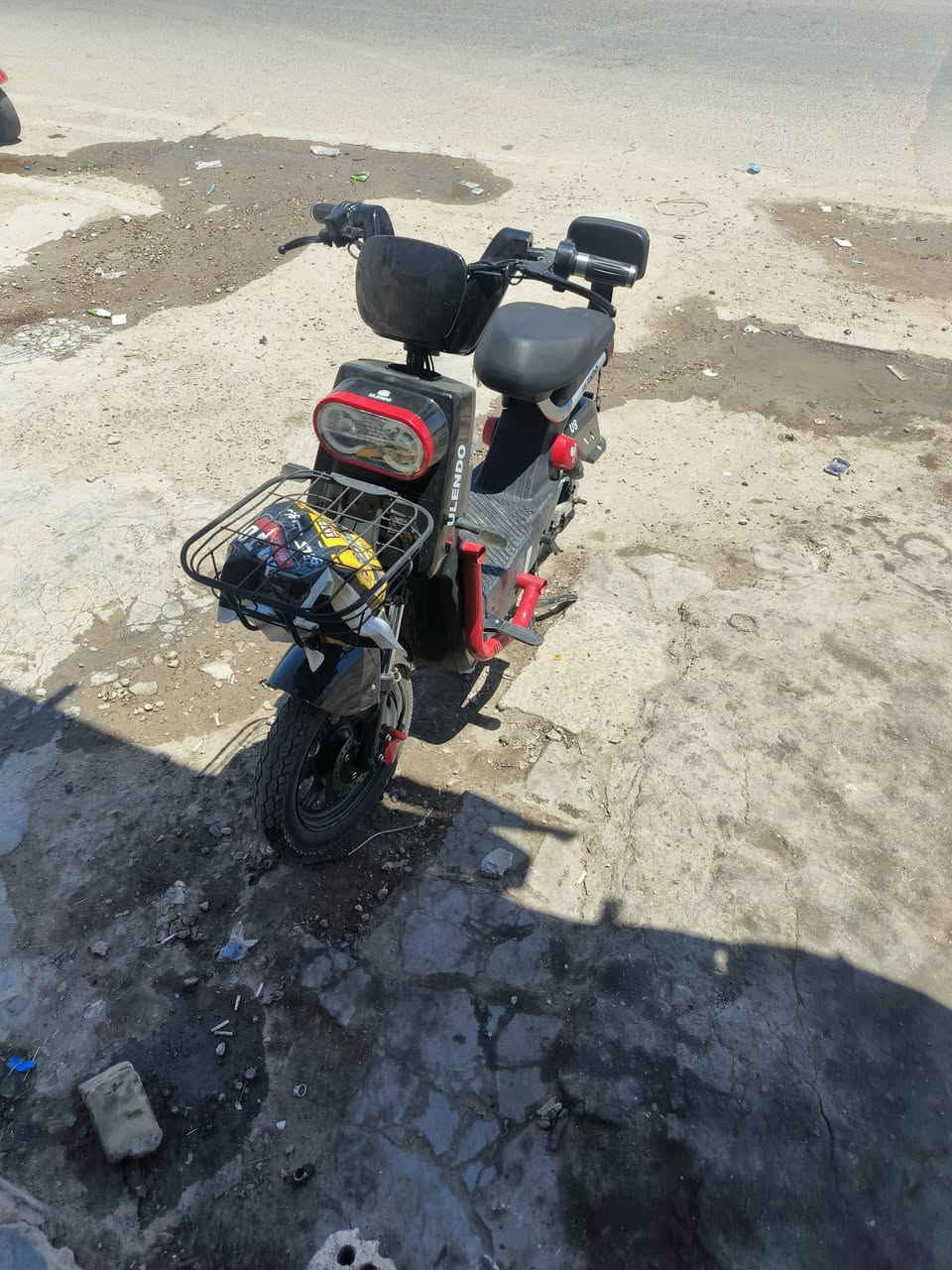 سلام عليكم دراجه لبيع السعر 400 وبيه مجال قليل الدراجه 🔋⚡شحن سرعته 99 العنوان البياع شرطه الخامسه غير متواجد عل فيس ***********
