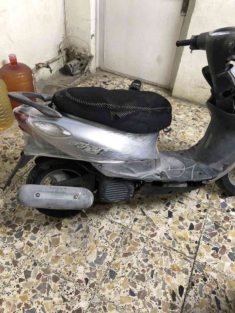 دراجه هوندا ياباني سرعه 80 دراجه كامله كفرات اصليه كابريتر اصلي سلف مكينه تخبل بيها خرسه ما تنسمع السعر 250 وبيها مجال العنوان مدينه الصدر الشراي يجي خاص ***********
