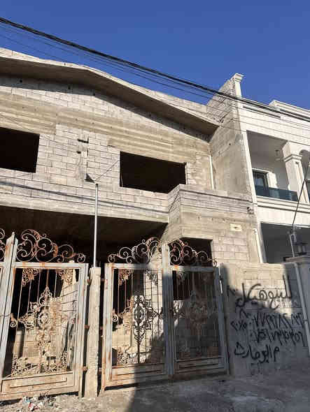 يتوفر هيكل للبيع 100 متر 5 في 20 
الاهيكل حي الفلاح الثانية جمعية ام الربيعين + وصل بلدية 
الاهيكل  طابقين يتكون من 3 غرف وبناء حديث 
الاهيكل شروق تام وبسعر مناسب جدا 
السعر 93 قابل للتفاوض 
موقع المكتب الكائن في حي الفلاح الثانية شارع الملعب قرب العمارة الزرقاء 
للاستفسار عن الهاتف *********** 🔹***********
يتوفر دور ايجارات /وبيع وشراء //الاراضي / والبيوت/ والإهياكل 
يتوفر عروض كافه المناطق زيونة حي الفلاح الثانية خلف المرور 
كل ما عليك اتصل ع ارقام التالية ونستقبل كافة العروض

)/////////////(/(/(/(/(/((/(اختياركم الأفضل 🌚🤍///////(:(/(/(/(/(
