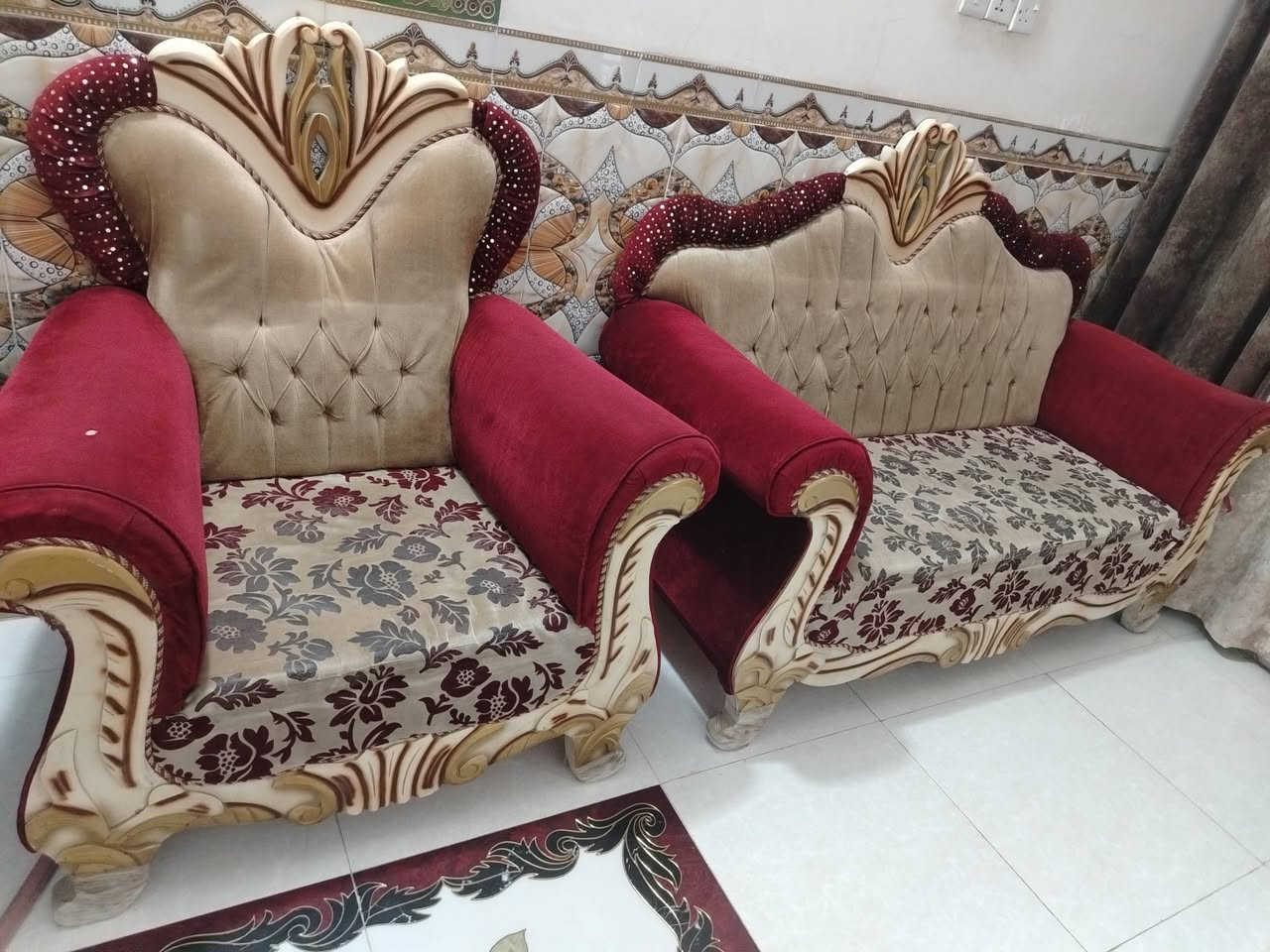 سلام عليكم للبيع نضيف رفم ***********
