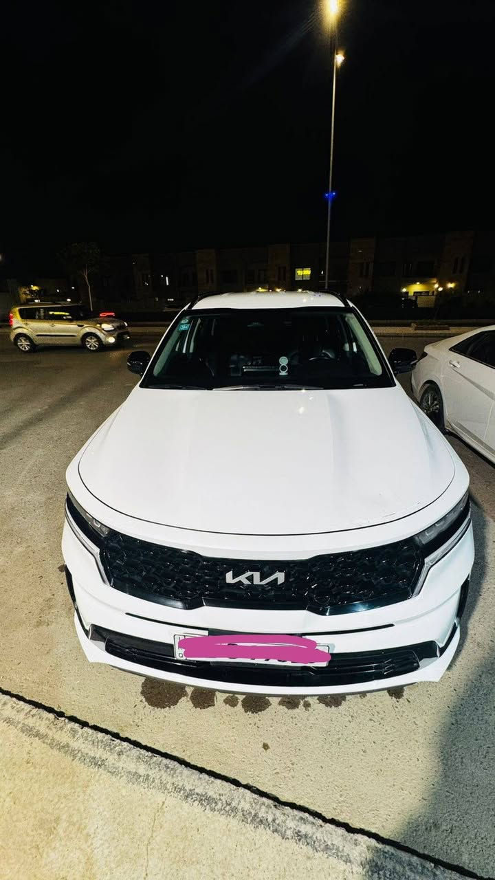 للبيع سورنتو موديل 22 سبعة راكب محرك تيربو 2500 وارد امريكي  رقم بغداد حادث بسيط جدا ضربة بسيطة بالدعامية وتعديل بارد بالبنيد لا يوجد فيها صبغ ابدا صور الحادث موجودة فول مواصفات عدا البانوراما ممكن الاتصال على الرقم ***********  يوجد وتس اب السعر بالخاص ،
