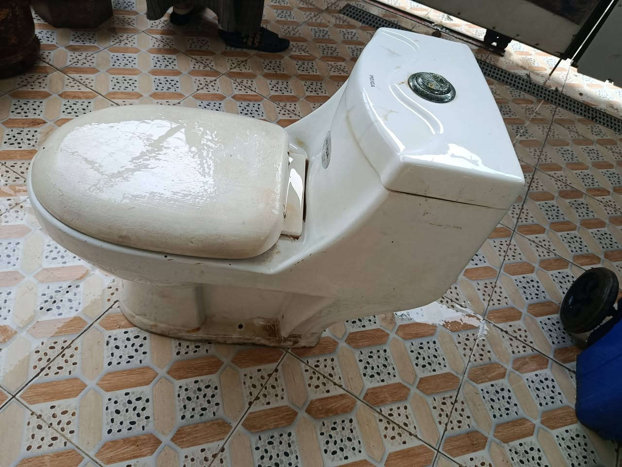 غربيه للبيع كامله مابيه نقص السعر ٢٥ وبيها مجال بعقوبة التحرير للأستفسار على الرقم ***********
