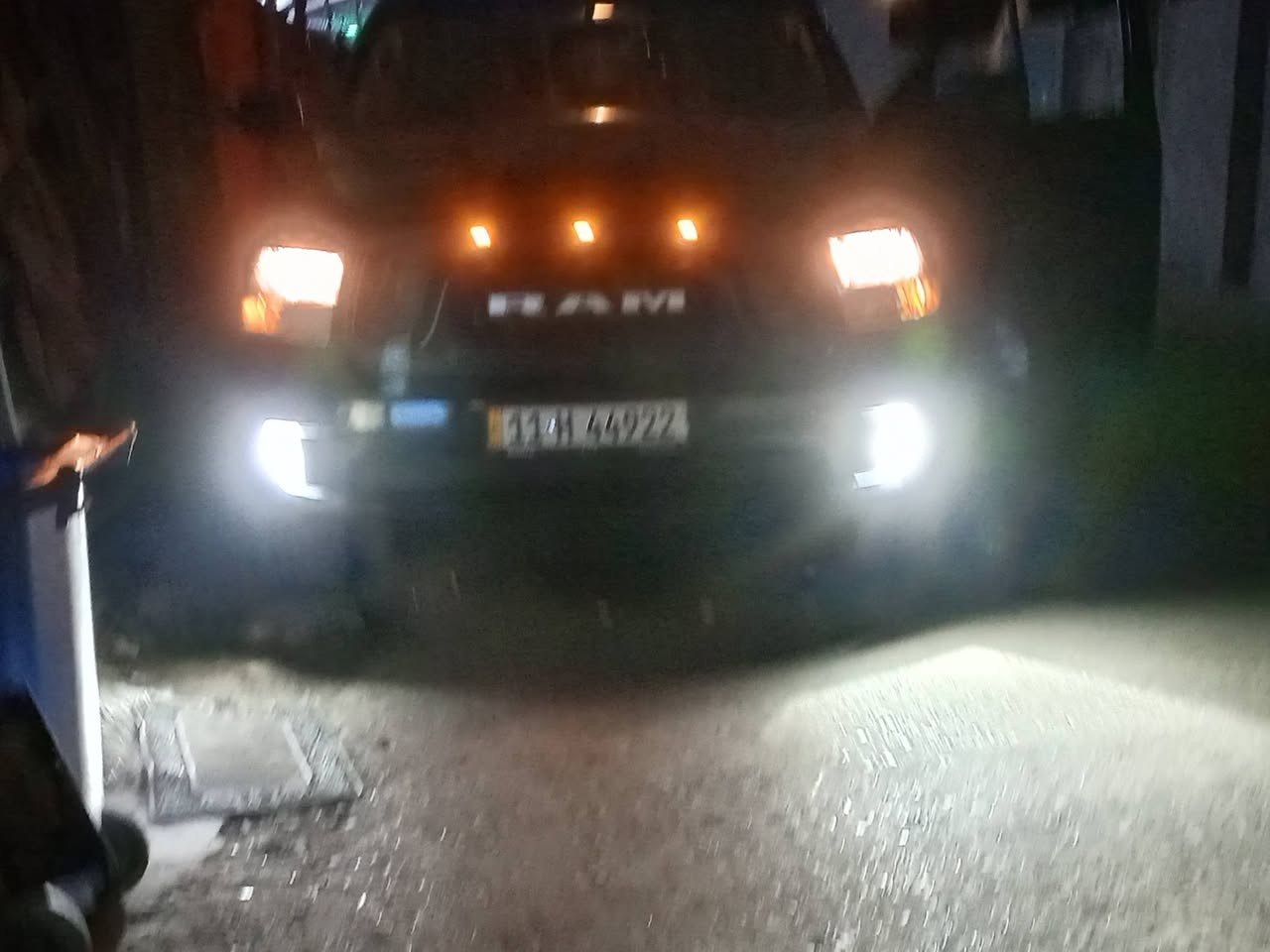 السلام عليكم رام للبيع موديل 2018بغداد رقم مميز سياره جاهزة ماشيه36 سعر 200 مكان سياره بغداد سياره بدون يرباك بنيد و دعاميه ***********محرك 8هيمي 5700فور ويل
