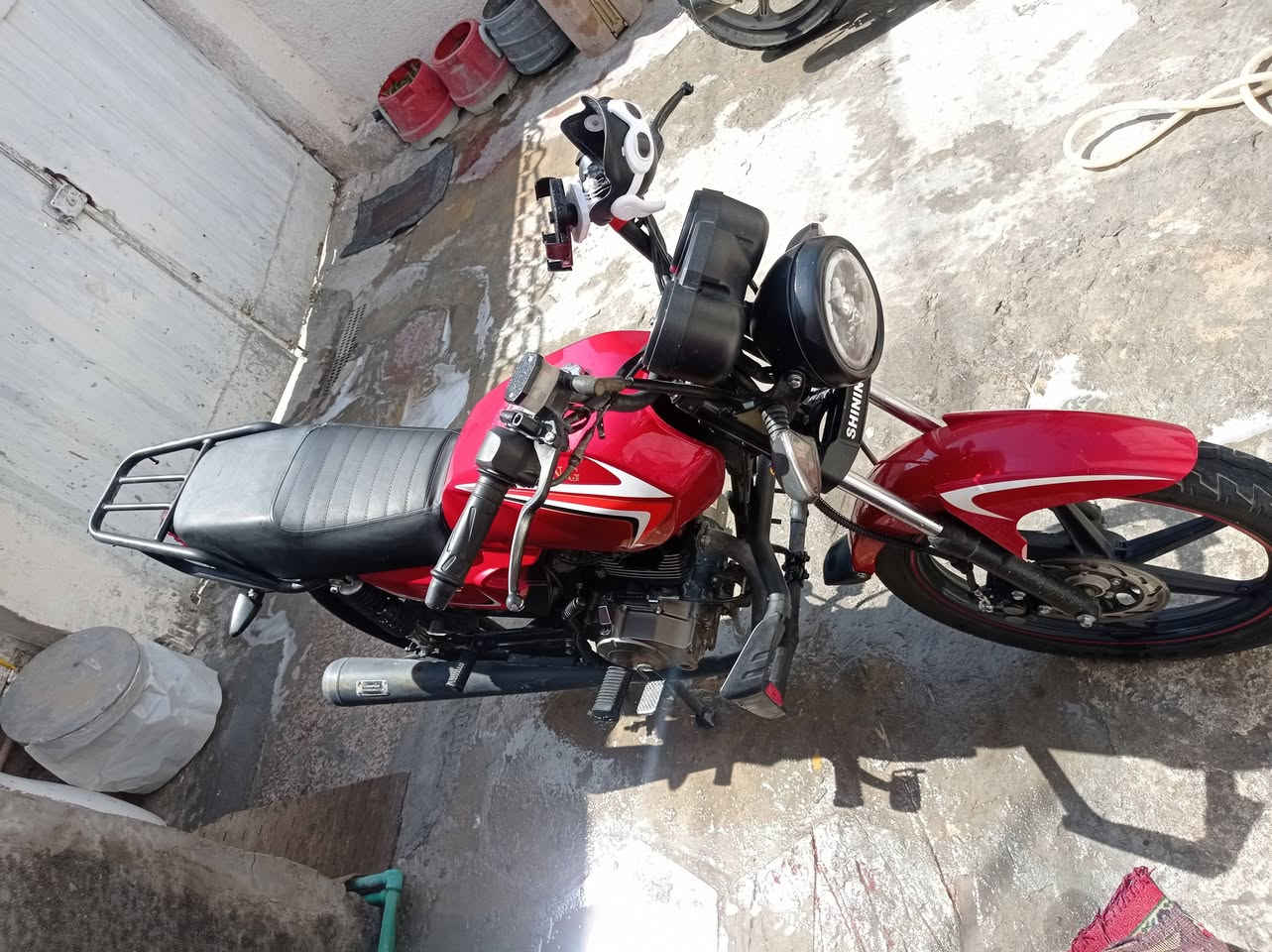 سلام عليكم
دراجة شاينينغ التي لاتعرف جلبة مال شارع تحتاج بس بس واحد يشتغل بيها 
اوراق كامله اصولي 
وياهه ستاند موبايل  وصندوك هديه مني 
متواجد واتساب  او على الخاص 
***********
