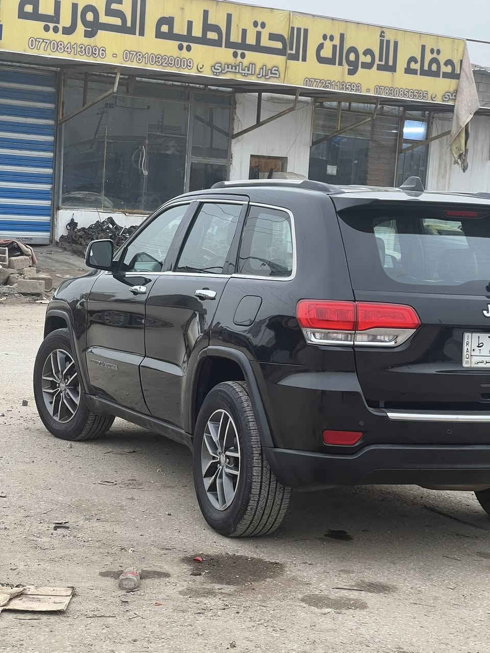 السلام عليكم جيب للبيع موديل 2017 أمريكي صور الحادث مرفقه
فول موصفات 1/1
رقم بغداد السيارة لمتد
محرك جديد 
تخم تاير 
دواخل صدر كله جديد 
حادثة مو قوي السيارة صبغ عام ابيع 
***********
