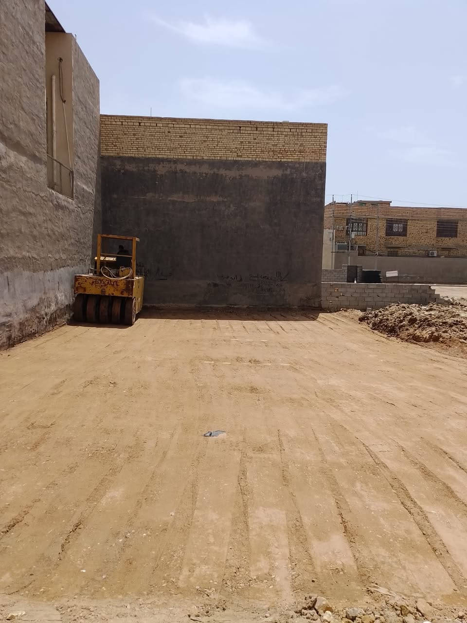تفليش الدور القديمه🏚️ والبنايات والعمارات ورفع الأنقاض وتسليم الأرض جاهزه للبناء وبأسعار مناسبه جداً ونعمل في محافظة ميسان وكافه اقضيتها ونواحيها الاستفسار  الاتصال على الرقم 
*********** او ***********
