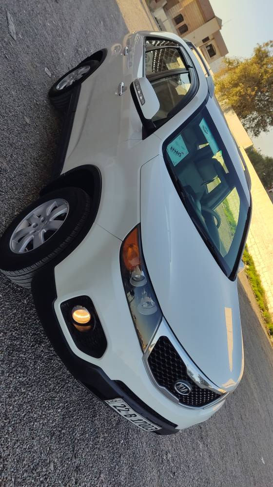 كيا سورينتو خليجي موديل 12 مواصفات كير اتوماتيك جام كهربائي باور قفل مركزي ABS تحكم استيرن شاشه كاميره ثلاثه مقاعد تبريد مركزي كشن جك كير محرك بشرط بدون اي عيب اربعه ايطارات جديد وصدر جديد سياره بيها قطعتين صبغ بدون دواخل رقم سنويه هزه زينكه كلها جديد.. سياره جاهز مال بيت شراي يخابرني *********** كركوك, العراق
