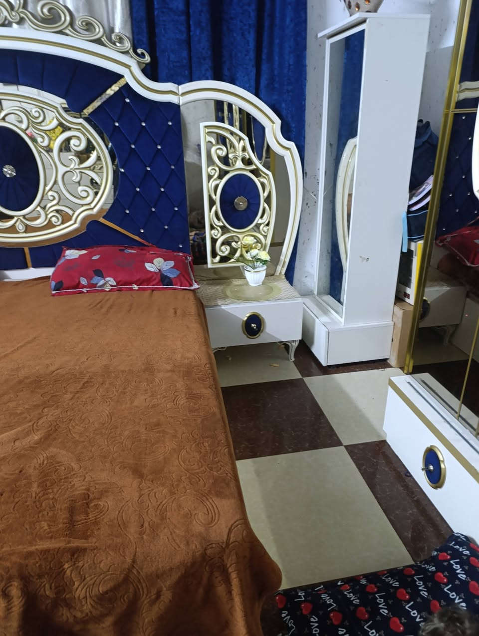 غرفه نوم نضيفه ب600وبيه مجال


**إذا كنت صاحب هذا الإعلان وتريد حذفه لأي سبب، رجاءا أرسل رسالة إلى الدعم الفني**