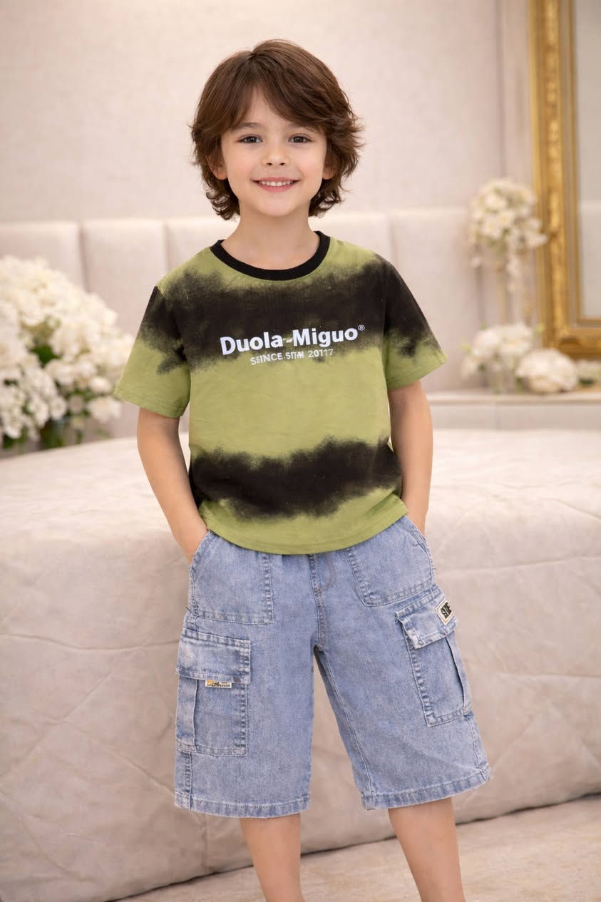 جمال موديل طقم  بنطرون وبدي يلبس من عمر 3سنه حد ل11 سنه توصيل جميع محافضات موجود 😍😍


**إذا كنت صاحب هذا الإعلان وتريد حذفه لأي سبب، رجاءا أرسل رسالة إلى الدعم الفني**