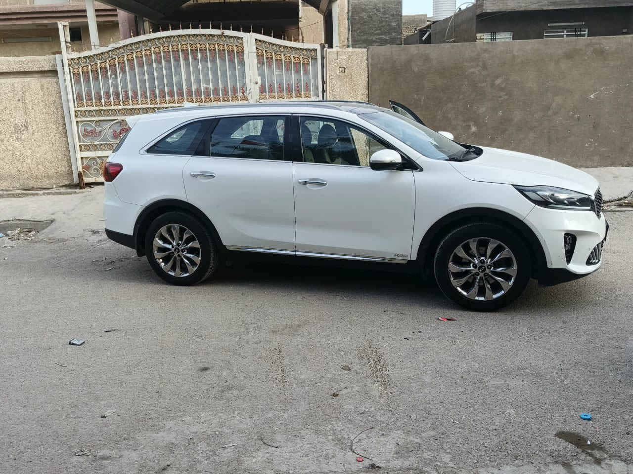 سلام عليكم سورنتو 2018شكل العشرين فول 1/1سيارة جاهزة مكينة ما مفتوحة كير ما مفتوح  رقم بغداد نكليزي تحويل ثاني يوم مكان السيارة بغداد ***********
