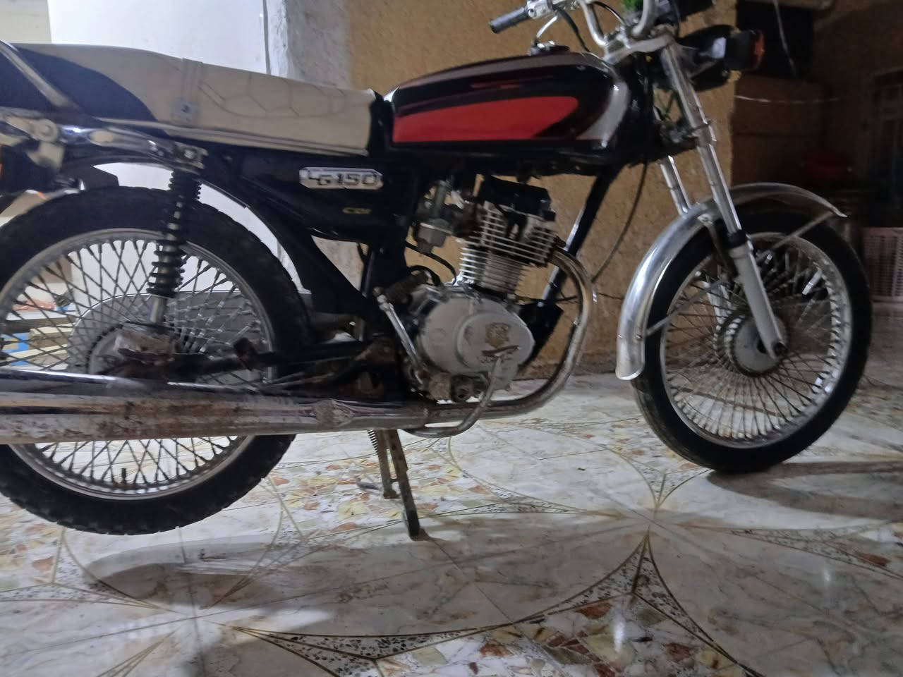 سلام عليكم دراجه تايكر البيع موديل 20 أوراق اصولي كهربائيات شغاله وسعر 375 وبيه مجال شي قليل مكاني حله محاويل انتصل عرقم ***********
