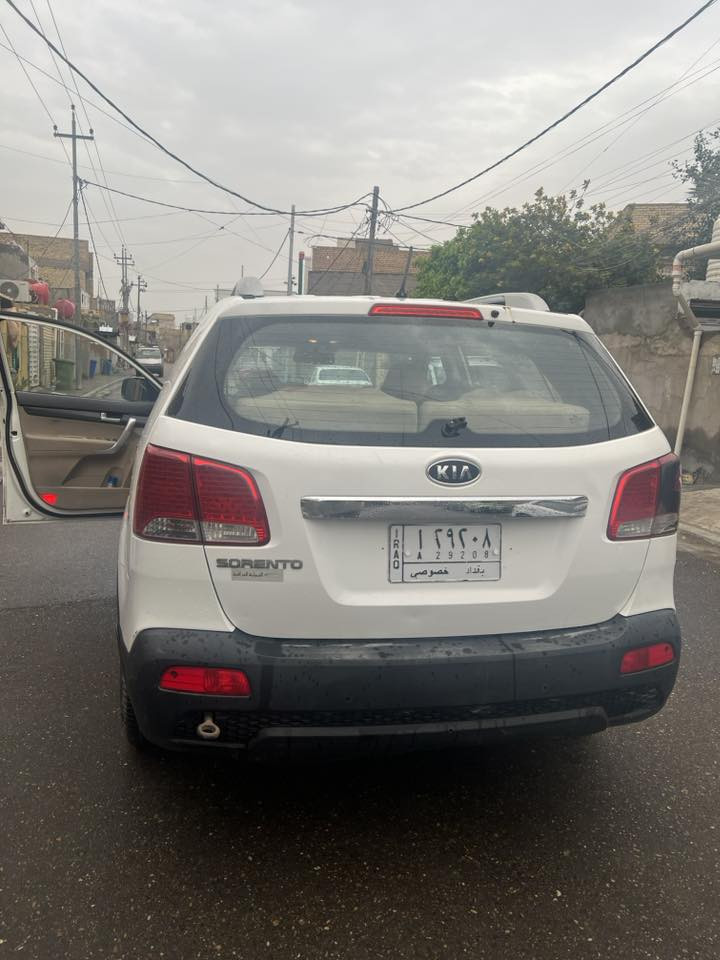 سلام عليكم
 سورنتو ٢٠١٢ خليجية
صبغ حزام 
محرك ٤ سلندر ( 2400)
سبعة راكب
٣ قطع تبريد
السعر ١١٠ وبيها مجال
المكان كربلاء 
للإستفسار اتصل على الرقم  ***********
