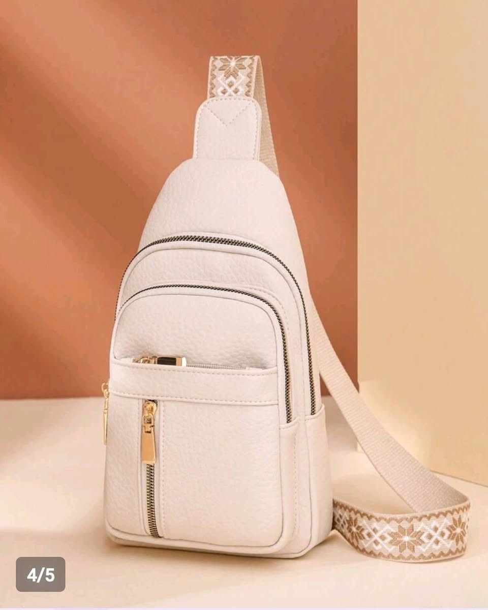 حقيبة بهذا الجمال 😍😍
الجلد فد شي روعة 
الموقع #شي_ان
السعر ١٢ الف فقط


**إذا كنت صاحب هذا الإعلان وتريد حذفه لأي سبب، رجاءا أرسل رسالة إلى الدعم الفني**