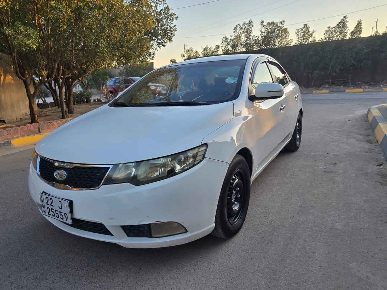 سلام عليكم كيا سيراتو ٢٠١٣ خليجي
مكينه ١٦٠٠ دوش رقم اربيل اتريد تحويل اتريد وكاله اني حاضر 
شفتات بلستيرن 
اشاير مري 
مري شفط 
شاشه حساس خلفي 
يدات نيكل 
مواصفات السيراتو المعروفه 
السياره بيها تلث قطع صبغ بدون دواخل 
السعر 90 وبيها مجال 
غير متواجد ع فيس 
مكان السياره بغداد 
***********
