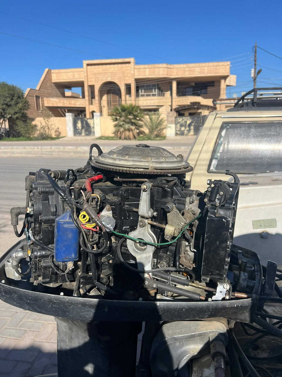 السلام عليكم
مكينه جونسن 
حجم ١١٢ حصان
محرك مفتوح 
كير مامفتوح
شرط الشغل
السعر مليونين
رقم الموبايل
***********
