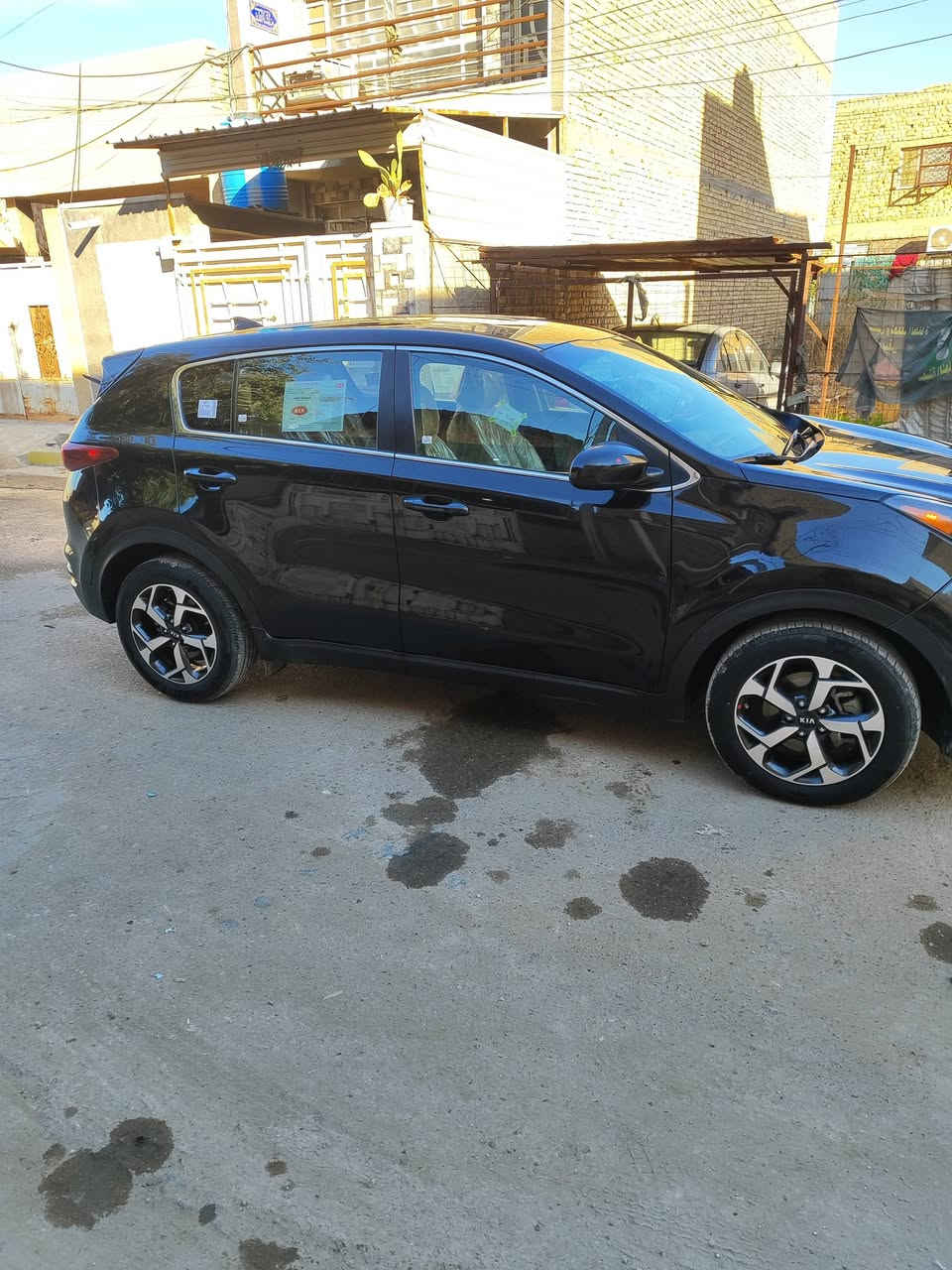 السلام عليكم
سبورتج 21 السيارة مكفولة من الصبغ والطخة والحادث 
سونار موجود 
بسمي هزة وسنوية جديد شرط التحويل مو بسم كردي 
مكينة وكير وتبريد وحدادية مكفولات 
ماشية 71
قطعتين تبريد شاشة كامرة تحديد مسار مثبت سرعة تلث وضعيات قيادة 
مكاني حسينية مال راشدية 
للاستفسار 
***********
