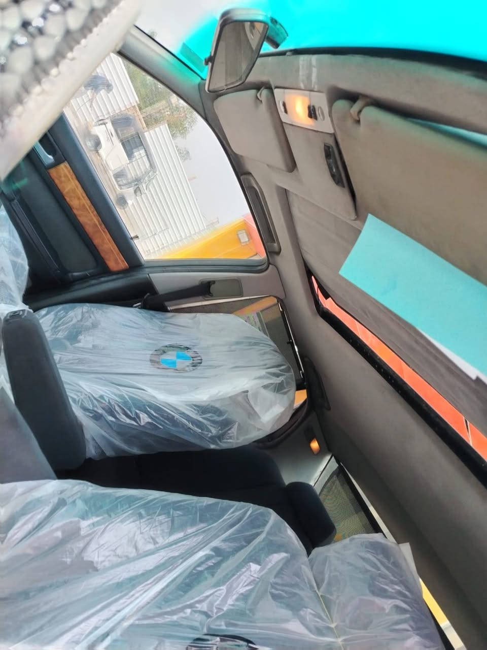 بي ام 730 بلادي
مواصفات فول 1/1
موديل 93
گير محرك بشرط
تبريد شغال ثلج
على وضعيه البلاد
سلايد كهربائي  دبل جام  كهربائي دواخل جديد برده خلفيه بلادي لايتات امامي خلفي جديد كهربائيات كلهة شغالة سياره مصبوغه عام للجماليه
سيارة مابيها كل نقص
رقم بغداد انگليزي جديد باسمي والتحويل ثاني يوم
السعر 78 ورقه وبيه مجال مكاني بغداد بسمايه
رقم الهاتف ***********
