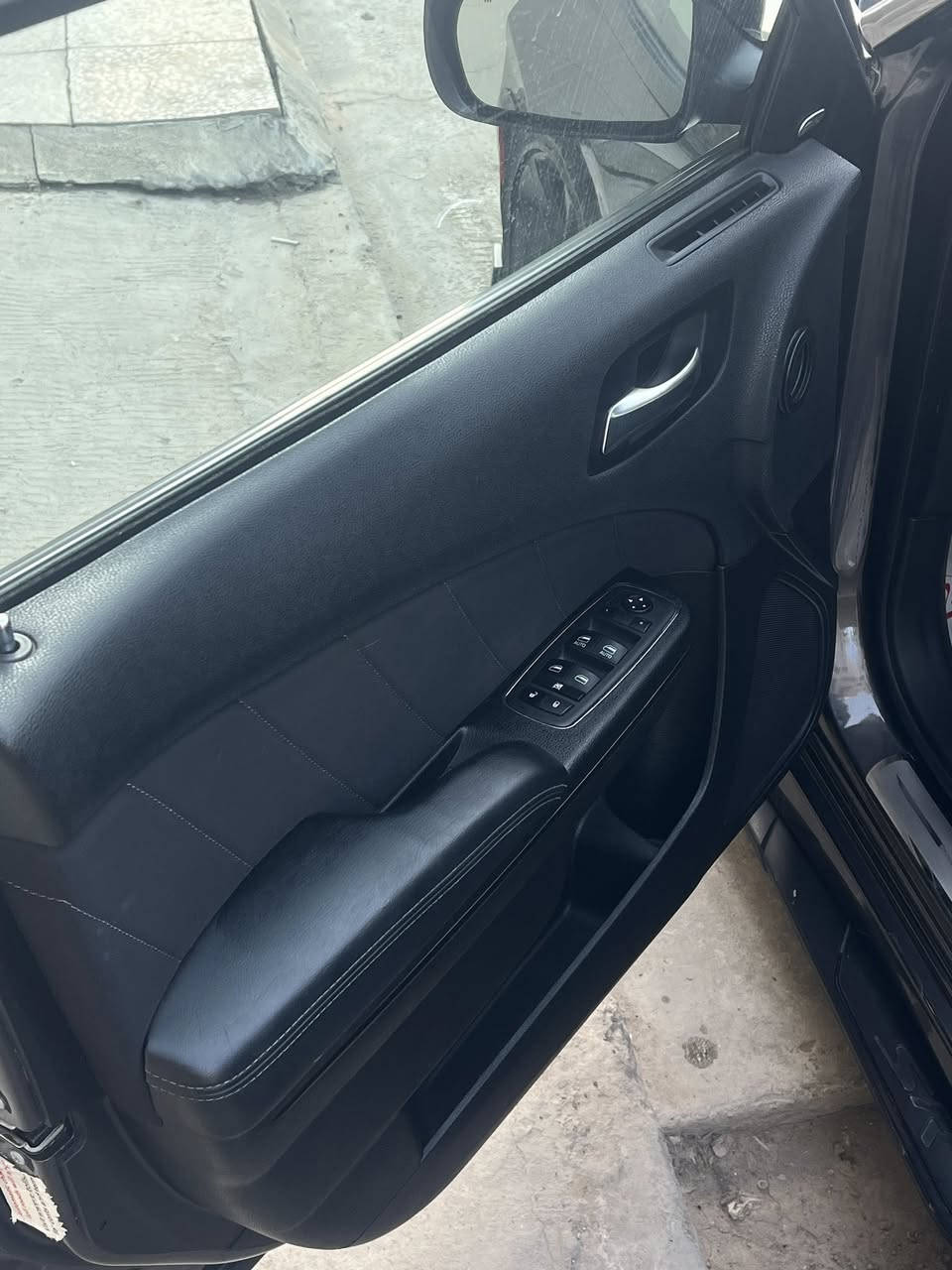 جارجر gt موديل 2022 للبيع فقط
سياره كلش نضيفه وجديده 
حادث جاملغ وبنيد وقبق جنطه مصلح تقرير مخدرات 
ويل 20 جيتي 
شفتات سترين 
ومواصفات الجيتي المعروفه 
سعر 200 $ 
 مكان بغداد المشتل 
رقم ***********
