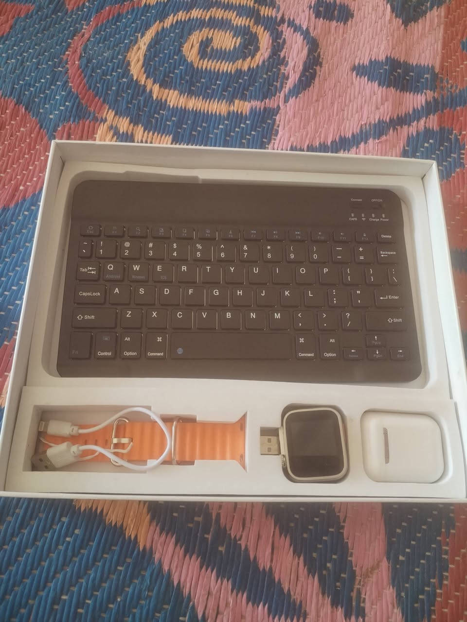ايباد Notebook Air1 جهاز نضيف 100% ذاكرته 512 جديد مستعل قليل مع كامل ملحقاته شاحن وكيبورت بلاتوث مع ساعه ابل مع سماعات بلاتوث جهاز نضيف سعره 120 مكاني النجف ***********
