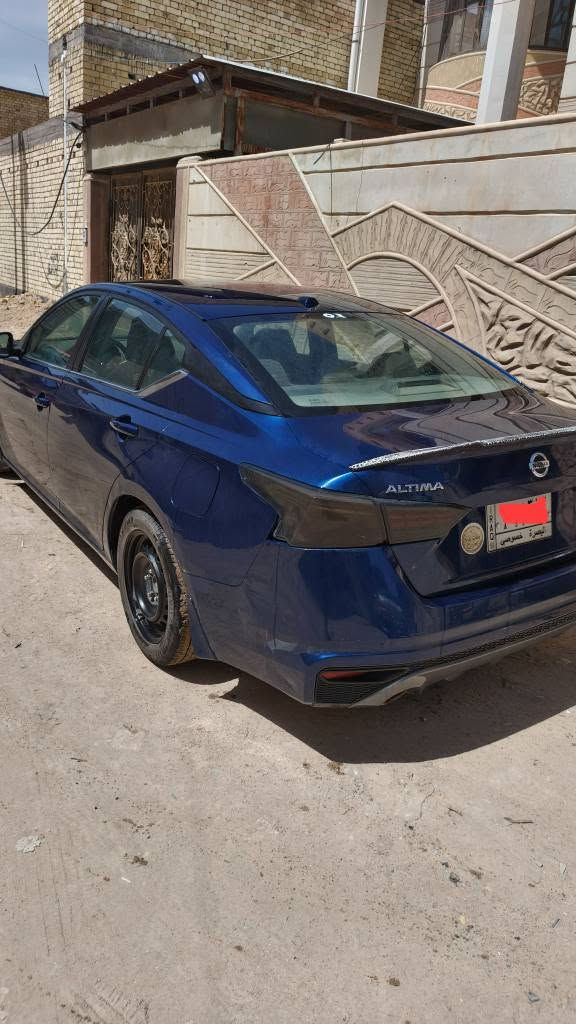 نيسان التيما موديل ٢٠١٩
سياره معروفه بيه كم نقص يحتاج ترتيب
محرك ٢٥٠٠ 
السيارة فئة sr 
حادثه جاملغ وبنيه ضربته خفيفه
بيع مستعجل ضروري
*********** البصرة, العراق

