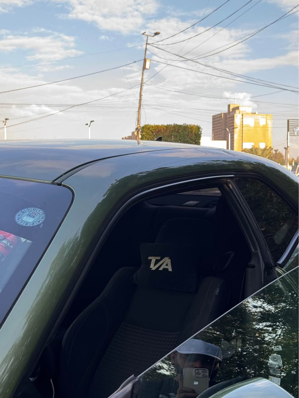 جالنجر 2018 ماشيه ٨٣ ميل 
حادثه قطعتين بنيد وجاملغ 
شاصي لغد ايرباك كير محرك اكسل كفاله 
وبيه جاملغ السايق بل عراق نصبغ ضربه خفيفه كلش يعني تلث قطع  دواخل بجم كفاله السياره شاشه جبيره سماعات الباين كشنات حضن 
+ عليه شوته رياضي سعره ٢٥٠  دولار 
+ برمجه ٤٠٠ دولار 
+ اكزوز كورسا ٢٠٠ دولار  
فجوج وفلنجه ودسكات مال RT 
سعره 168 وبيه مجال مكانه بغداد الكرخ 
بسمي هزه جديده تروح بس تحول 
ملاحضه بيه جاملغات نفسهن المصبوغات صاير بيهن  بارد 
يعني نفس قطع اتصلل وفهمك 
*********** بغداد, العراق
