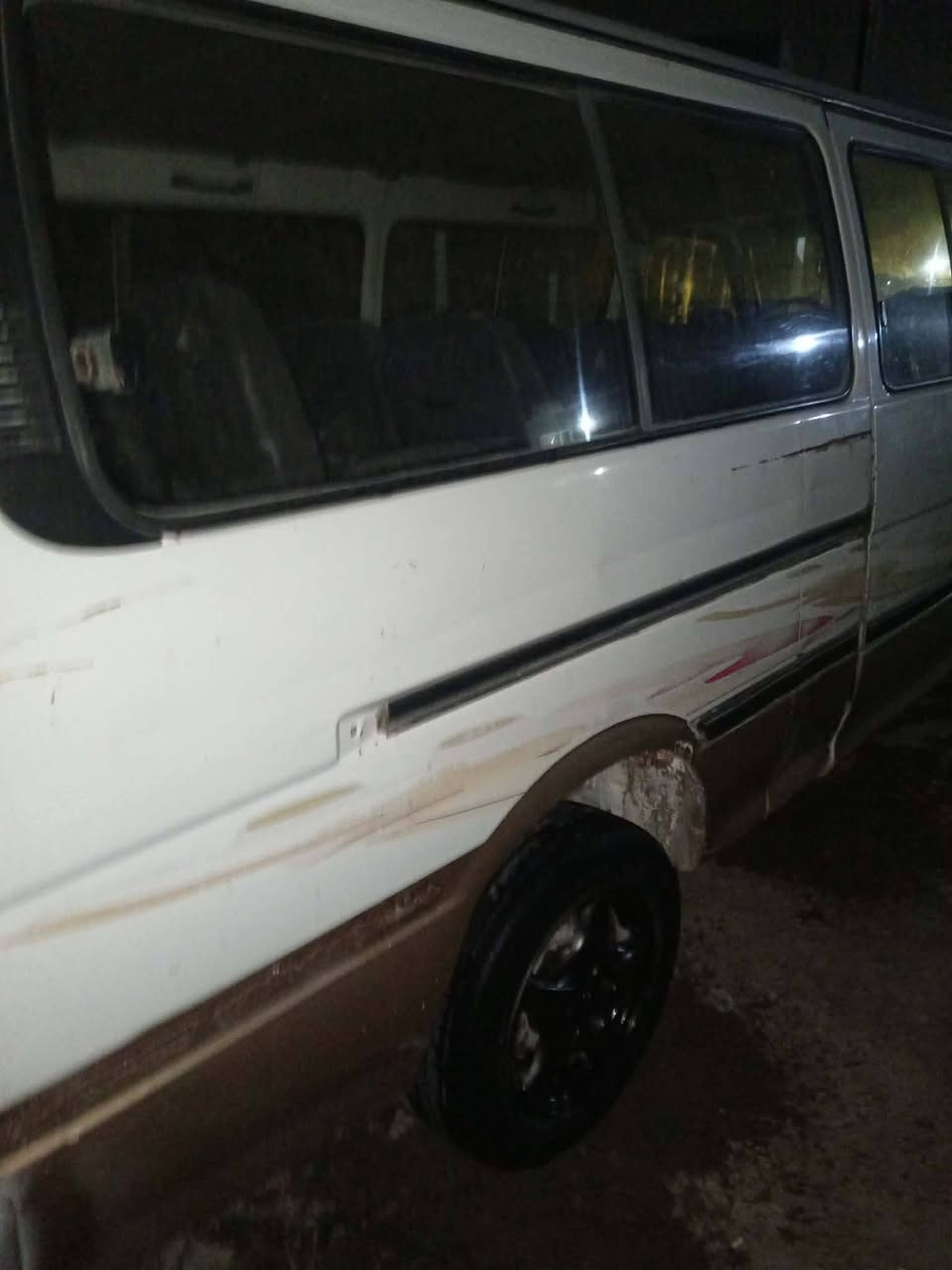 السلام عليكم فتون ديرالطويله 2010 رقم بغداد احمر تحويل ثاني يوم السيارة شغاله وتمشي نقصهه   باتري اتعهدلك اصوليات فقط و السيارة كدام العين السعر 28وبيهه مجال
***********
