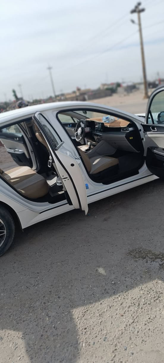 السلام عليكم 
كي 5 
23
خليجي 
سنويه 27تنتهي 
رقم اربيل 
ماشي 40قابل للزيادة 
كلشي مكفول عدا رصعه بصندوق خلفي 
***********
سعر 220اوبيه مجال خابرني اوخادم البصره
