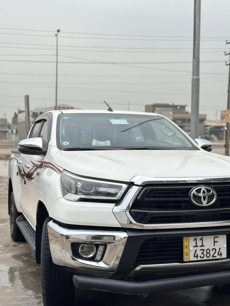 سلام عليكم فورويل 2022 اوتوماتيك 4X4 كويتي  بانزين
فووول مواصفات.           
مكفوله من كل نواحي 
سياره مال جناي 
تبريد قطعتين +بيانو لمس
شاشه كبيره  
مانع انزلاق.   ماشيه 62 حقيقي 
رقم دولي سنويه مجدده 2027 بأسمي مشروع وطني
جاهزه من كلشي مابيها اي نواقص
تبريد ثلج ❄️ تدفئه شغاله
حداديه وصدر بالباكيت
جاهزه من كلشي مال جناي
مكان السياره    بغداد ابو غريب 
استفسار اتصال ***********  ورد سريع
