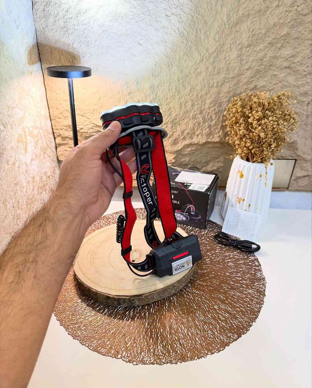مصباح رأس شحن محمـول 
مصباح شحن (تايبسي) نظـام متطور وحديث 
بطاريات عدد أثنان ليثيوم قابلة لأعادة الشحن سعة كل بطارية (5000) ملي أمبير 
مصباح رأس قابل للتعديل بزاوية (90) درجة للأعلى والاسفل 
طوق رأس مريح قابل للتعديل حسب حجم الرأس 
يتضمن (8) أضوية يمكن تشغيل بشكل مفرد أو جميعها 
نسبـة مقـ.اومة للمياه (IPX5)
مصباح رأس مناسب للسفر والتخييم والتزلج والسير والجري والتصليح وغيرها العديد 
جديد بالباكيت مع كافة الملحقات 
للتفاصيل اكثر داخل الموقع الرسمي 
السعـر ١٥ الف 💰
ملاحظة (عند الشراء فحص المنتج قبل مغادرة المندوب بعدها نكون غير مسؤولين)
توصـيل 🚚 بغداد ٥ آلاف 
توصـيل 🚚 محافظات ٦ آلاف


**إذا كنت صاحب هذا الإعلان وتريد حذفه لأي سبب، رجاءا أرسل رسالة إلى الدعم الفني**