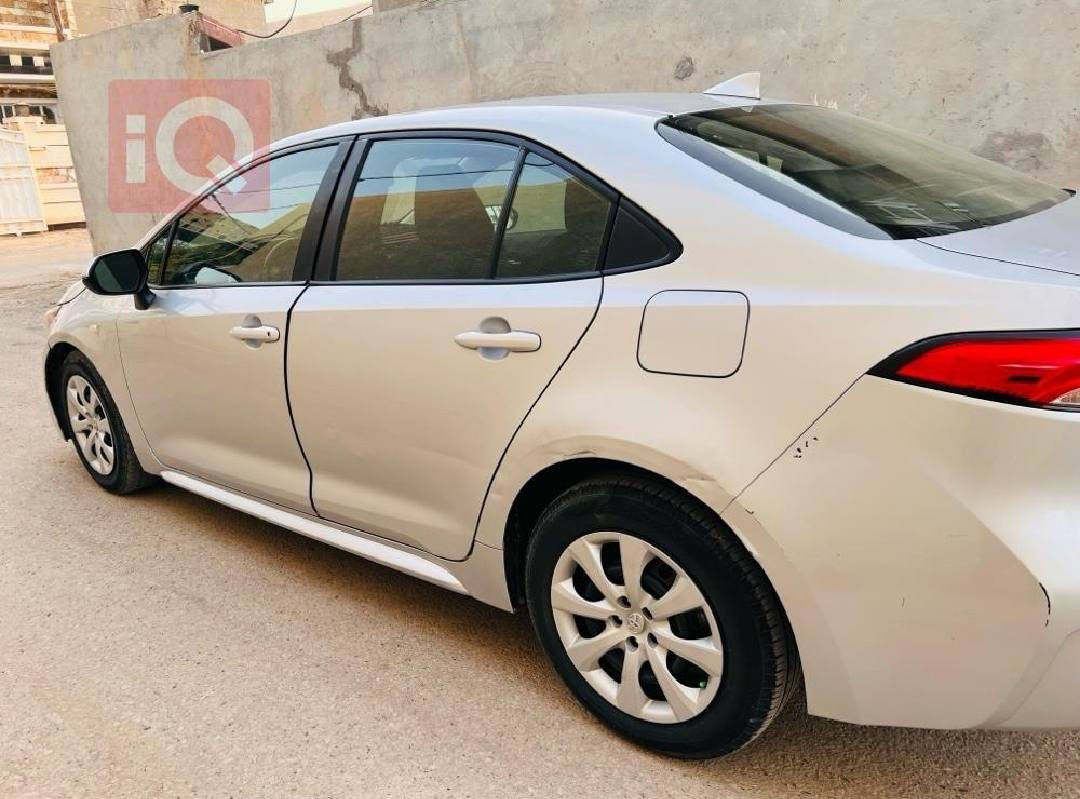 سلام عليكم
كورلا موديل 2020
ماشيه 62 الف ميل 
بدون ايرباك صبغ بنيد فقط بدون دواخل 
محرك 1,800
السعر 147$ بيها مجال 
***********
