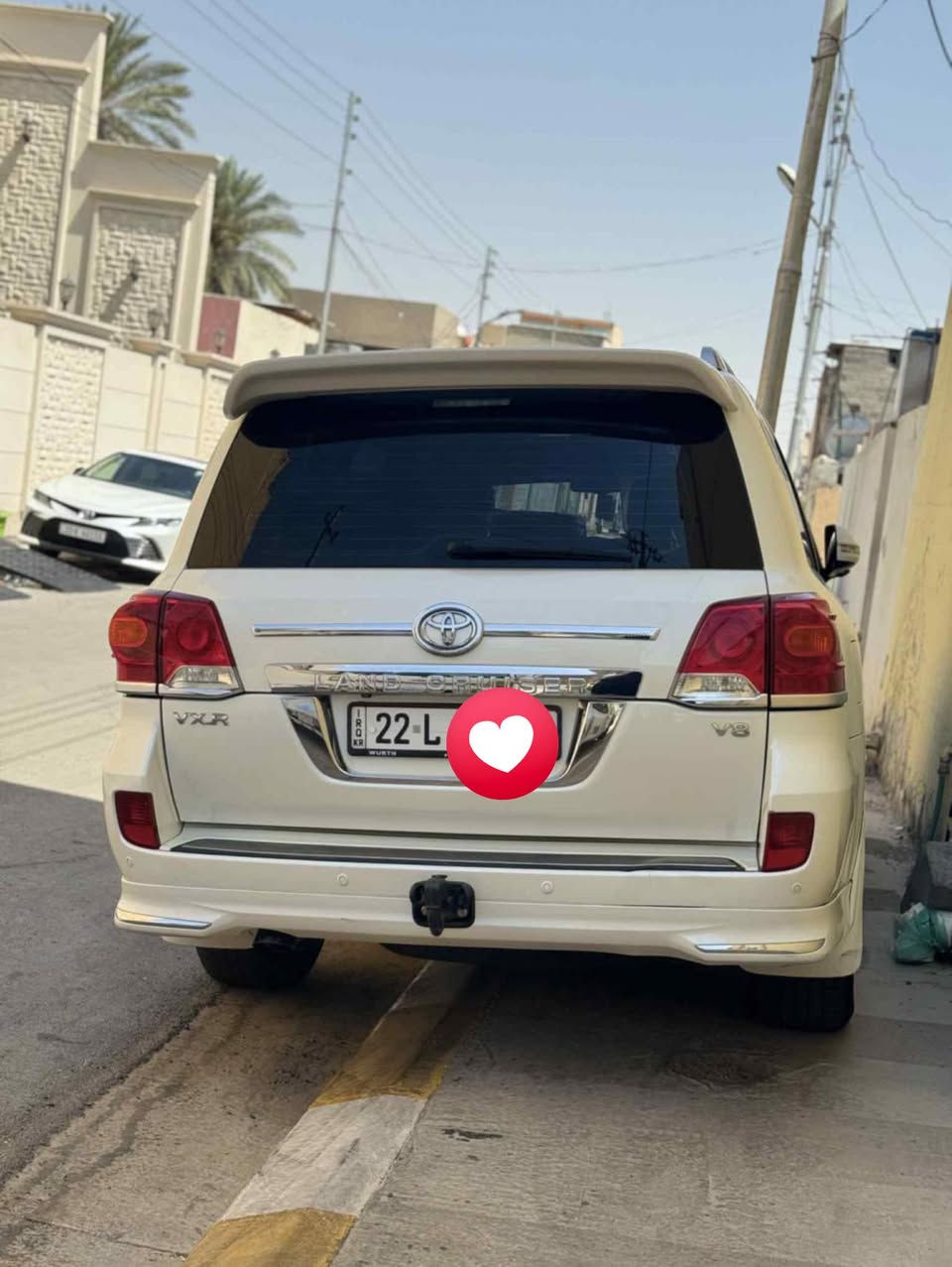 السلام عليكم لاندكروز 2014 
اصلي باب اول
فول مواصفات لكزز معروفه الجناي يعرف مواصفات 
ماشيه 160الف  
تبريد كشنات
خزن ميموري كشنات 
سلايد
5 بصمات
4 كامرات محيطيه 
3 شاشات بلاديه من الوكالة
الصندوق كهرباء
جلد +كراسي 2 كهرباء 
طفايه من شركة 
مكان السياره لأنبار 
لاستفسار 
***********
***********
