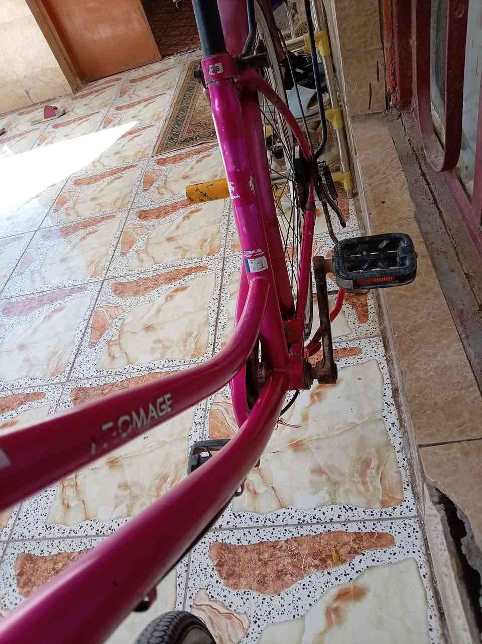 السلام عليكم
 بيسكل للبيع
 السعر80وبي مجال 
قليل 
المكان رميثه


**إذا كنت صاحب هذا الإعلان وتريد حذفه لأي سبب، رجاءا أرسل رسالة إلى الدعم الفني**