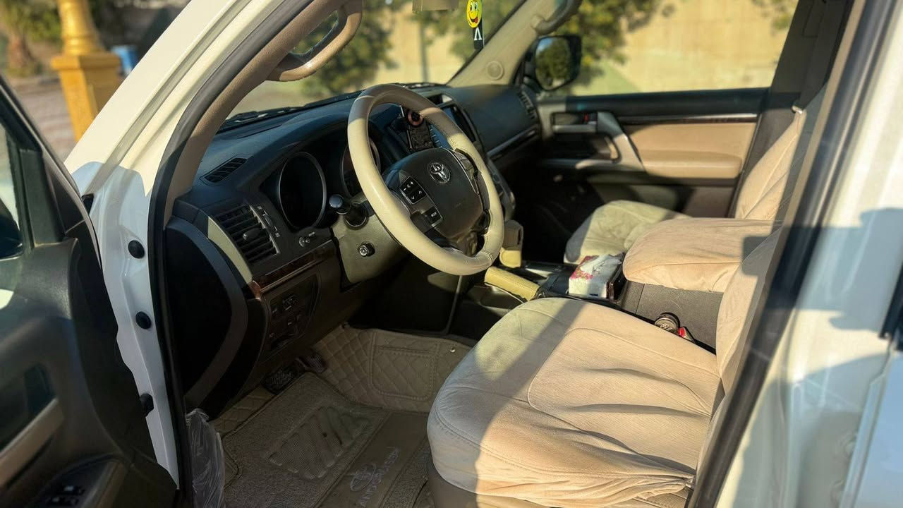 السلام عليكم
لاندكروز ٢٠١٠ خليجي مكفوله كفاله رقم بغداد
المواصفات vxr... الي يدور جديد هاي السيارة جديدة 
بصمتين تشغيل وابواب.. كشنات جلد.. كشنات كهرباء
محرك ٨ سلندر 4700.. ستيرن كهرباء.. زراك لايت
حساس امامي خلفي ..فتحة سقف.. عداد 240
مكان السياره صلاح الدين بلد... السعر ٣٣٠
***********
