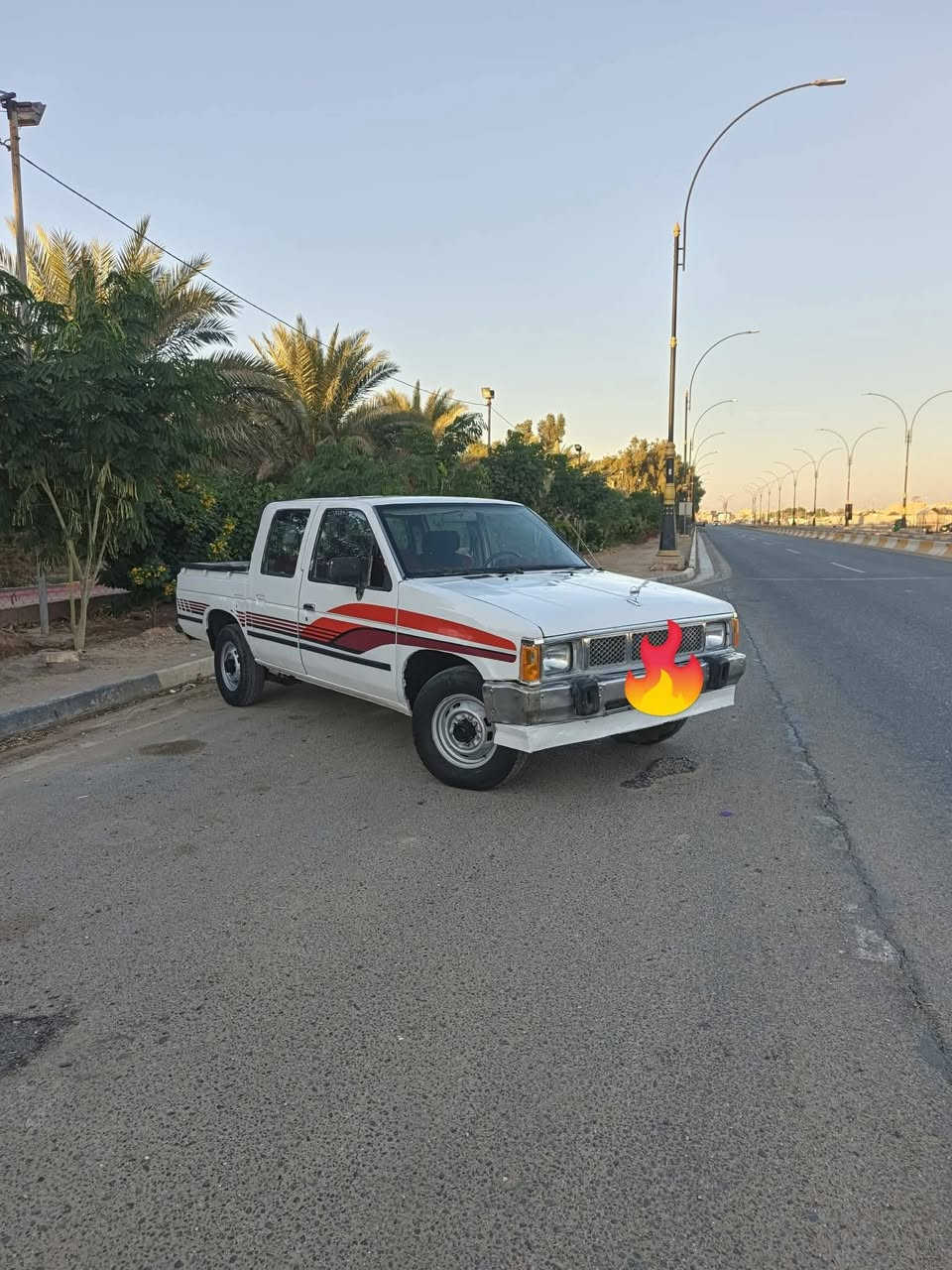 السلام عليكم...
(...للبيع...) 
بيكم نيسان دبل قماره موديل1990 رقم صلاح الدين شرط التحويل تعمير جديد عام حداديه جديده اكسن جديد كير محرك خير من الله تخم تايرا نظيف  ترايك وين متريد.. 
السعر 35...
مكان السياره كربلاء المقدسة 
 الاتصال على الرقم خط مع واتساب ***********غير متواجد عالفيس
