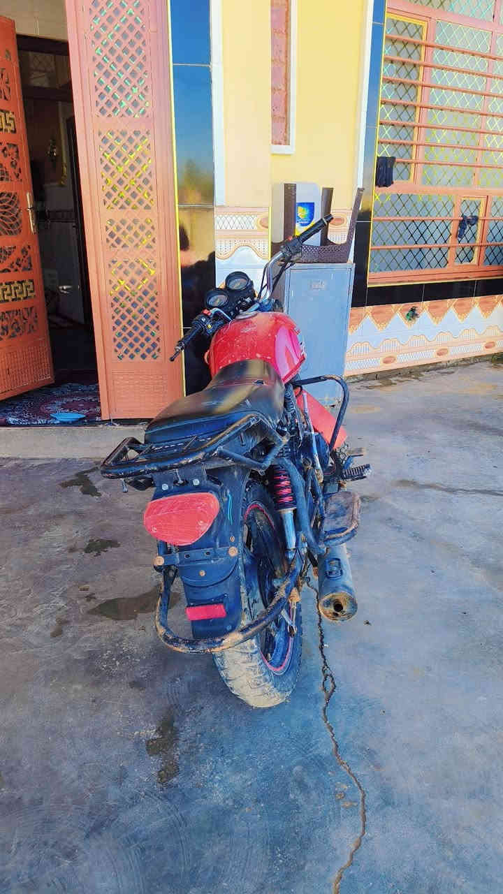 دراجه دايوان البيع موديل 20 أوراق سحب مكان ديالى خالص قريه سراجق السعر :900 وبي مجال ***********
