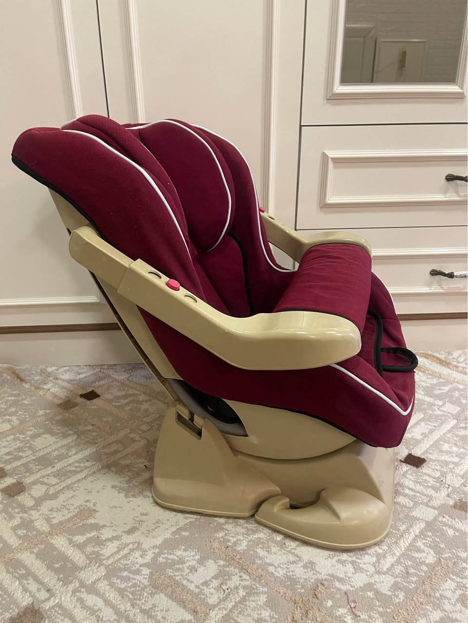 کوشنی ناو سەیارە بۆ فرۆشتن پاک و بێ عەیب تا ٥ ساڵ بۆی ئەبێت  کورسییەکەی پالئەخرێت قفڵی 25 هەزار السليمانية, العراق


**إذا كنت صاحب هذا الإعلان وتريد حذفه لأي سبب، رجاءا أرسل رسالة إلى الدعم الفني**