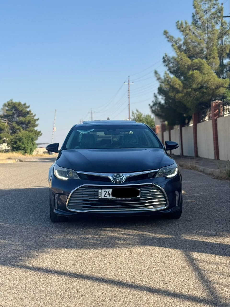 تويوتا افلون 2016ليميتيد فول مواصفات
كوشن سينكو بشت ساردو كه رمه سلايته 
سياره 3 موده( eco-spor-normal) 
لايت سينكو بشت ليده 
به رده شه ريكه يه 
سياره بس رلع بولند بغ بى داخلي بي ايرباكه 
112 هزار مايل جويه دينار مصرف تيدا نيه 
سعر205 مجال هه بيت 
*********** اكر, نينوى
