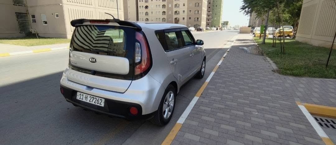 كيا صول موديل 2018 امريكي حادث بنيد مبدل بدون دواخل جاملغ بارد فقط سونار موجود تبريد تدفئه شغال ماشيه 74 ميل السياره خير من الله  السعر 119
*********** بغداد, العراق

