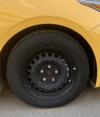 عندي ويل كب وتايرات حجم 16 نفس الي بالصورة كلش نظيف وبي تخم تاير كومهو...