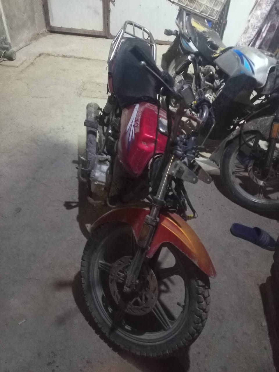 دراجة دايون موديل 2019 بيع كوم حديد بس شغاله سعر 200 وبيه مجال المو شراي لا يرسل رقم ***********
