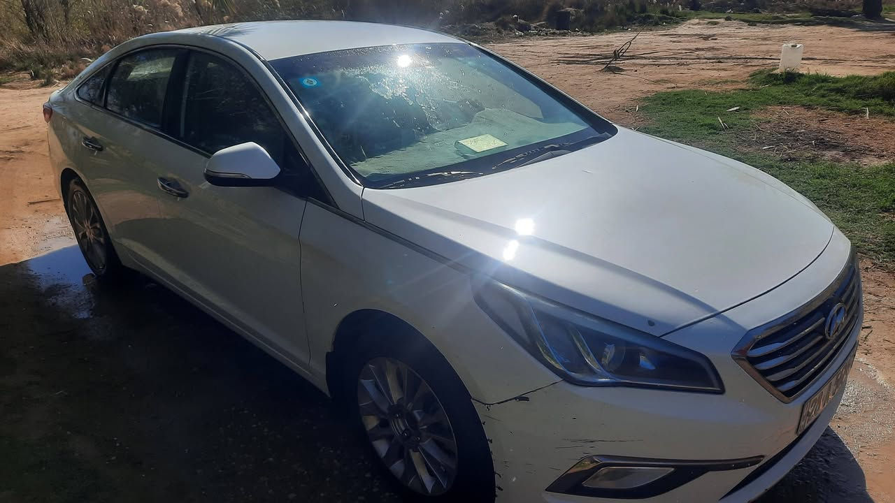 سوناتا خليجي موديل 16 مكينه دوش بيه صبغ قطعتين باب خلفي جاملغ سعر 140بيه مجال قليل مكاني قضاء شطره ***********
