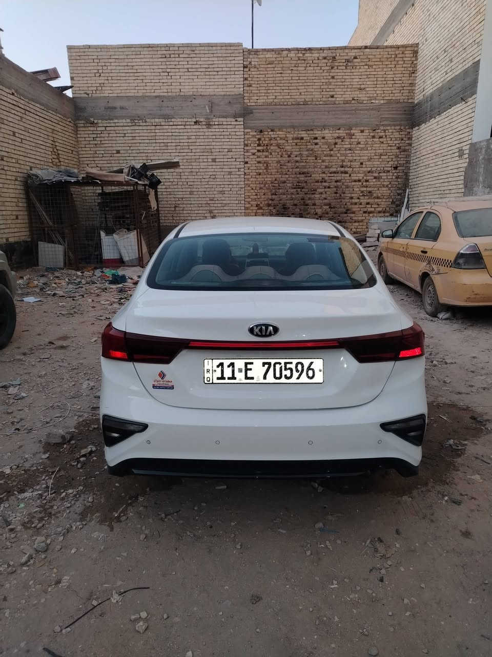 السلام عليكم للبيع سيراتو موديل 21 نص فول ماشيه 60 الف السعر 147 مكاني نجف للإستفسار خاص او اتصل ***********
