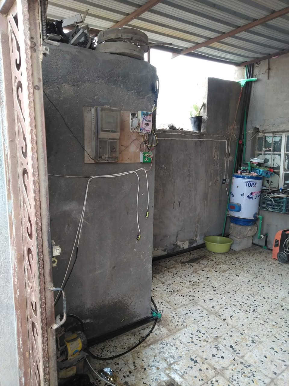 السلام عليكم بيت للبيع ميه متر مربع سبع قصور شارع المشروع بعد عن المستوصف اربع فروع السعر ٢٥ رقمي ***********
