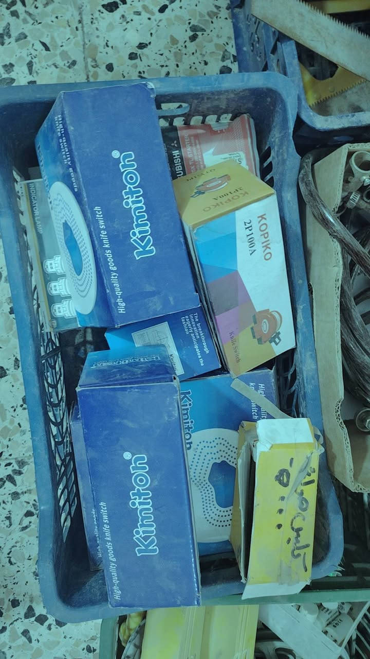 محل تعزيله غراض كله بلباكيت ونضيف الي يريد يتصل اقل من جمله والبيع المحل كله مومفردات يفيد الفاتحين جداد والمبلغ كولش قليل يفيد صاحب مشاريع جديده فرصه رقم *********** العنوان كوت حي جهاد قرب جامع جعفر صادق
